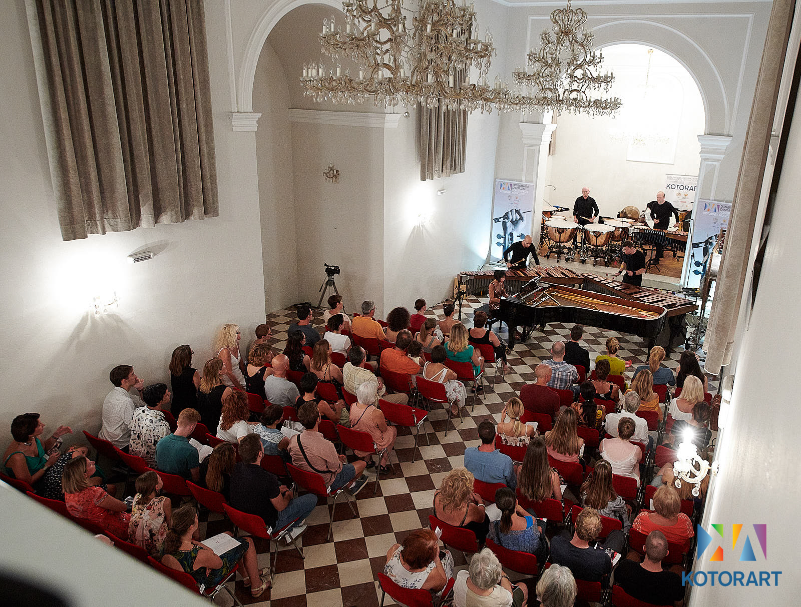 madjionicari_zvuka-08-18-043.jpg