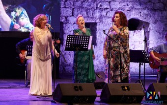 Tereza Kesovija, Radojka Sverko, Gabi Novak.jpg