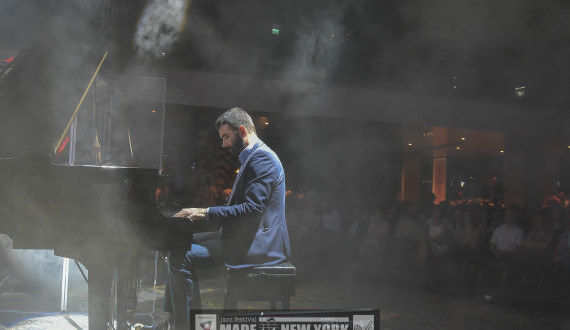 Vlado piano.JPG